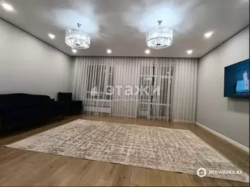 4-комнатная квартира, этаж 6 из 10, 125 м²