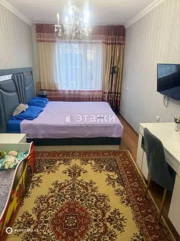 5-комнатная квартира, этаж 2 из 5, 107 м²
