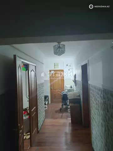 5-комнатная квартира, этаж 2 из 5, 107 м²