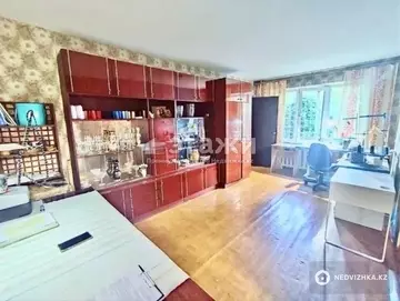 3-комнатная квартира, этаж 1 из 4, 60 м²