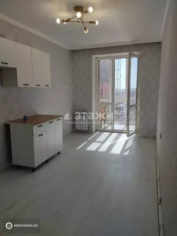 1-комнатная квартира, этаж 7 из 12, 38 м²