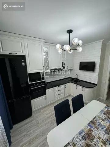 2-комнатная квартира, этаж 4 из 10, 67 м²