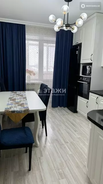 2-комнатная квартира, этаж 4 из 10, 67 м²