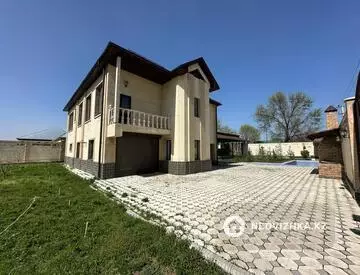 7-комнатный дом, 8 соток, 393 м²