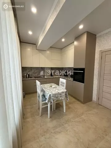 1-комнатная квартира, этаж 2 из 5, 59 м², на длительный срок