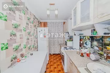 3-комнатная квартира, этаж 4 из 6, 58 м²