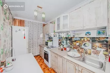 3-комнатная квартира, этаж 4 из 6, 58 м²