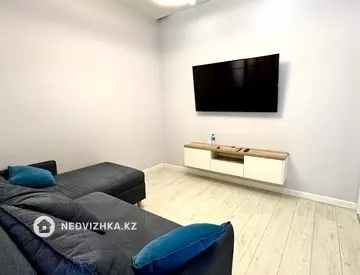 2-комнатная квартира, этаж 7 из 12, 65 м², на длительный срок