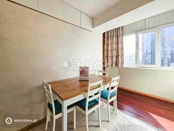 3-комнатная квартира, этаж 4 из 5, 70 м², на длительный срок