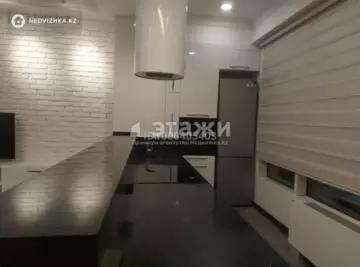 3-комнатная квартира, этаж 3 из 30, 87 м², на длительный срок