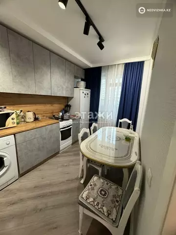 2-комнатная квартира, этаж 2 из 14, 65 м²