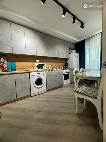 2-комнатная квартира, этаж 2 из 14, 65 м²