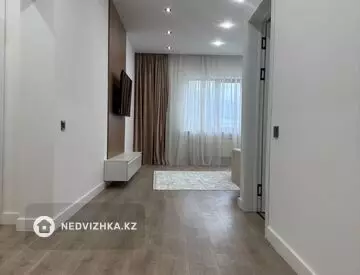 5-комнатная квартира, этаж 5 из 6, 250 м²