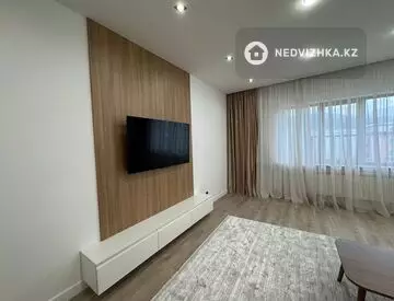 5-комнатная квартира, этаж 5 из 6, 250 м²