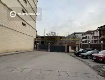 5-комнатная квартира, этаж 5 из 6, 250 м²