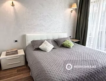 3-комнатная квартира, этаж 8 из 22, 122 м², на длительный срок