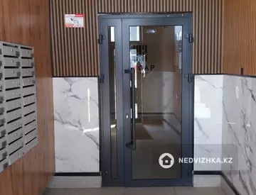1-комнатная квартира, этаж 2 из 10, 37 м²