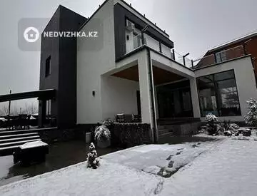8-комнатный дом, 10 соток, 600 м²