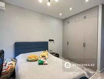 3-комнатная квартира, этаж 10 из 13, 100 м²
