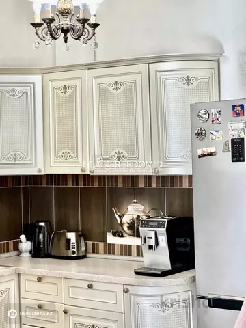 3-комнатная квартира, этаж 2 из 6, 102 м²