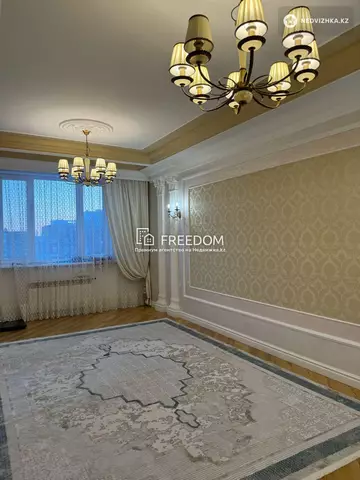 4-комнатная квартира, этаж 9 из 10, 139 м²
