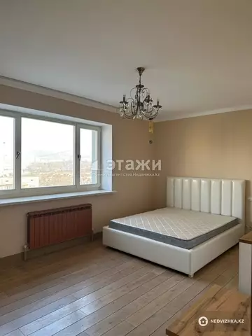 5-комнатная квартира, этаж 9 из 17, 189 м²
