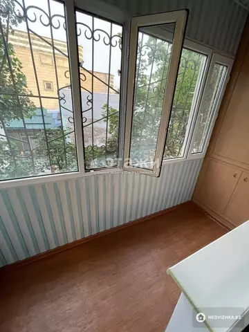 1-комнатная квартира, этаж 2 из 5, 32 м²