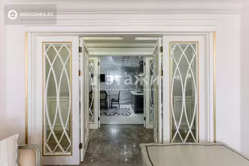 9-комнатная квартира, этаж 8 из 8, 260 м²