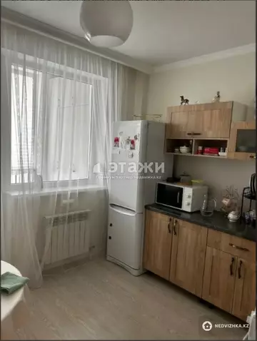 2-комнатная квартира, этаж 9 из 10, 60 м²