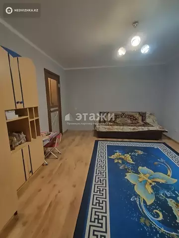 1-комнатная квартира, этаж 10 из 10, 38 м²