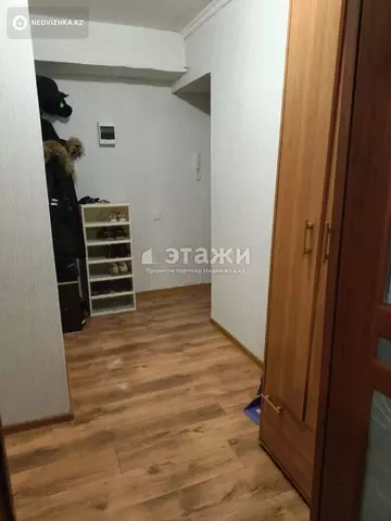 1-комнатная квартира, этаж 10 из 10, 38 м²