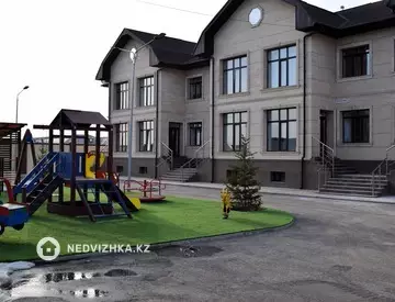 5-комнатный дом, 2.8 соток, 262 м²