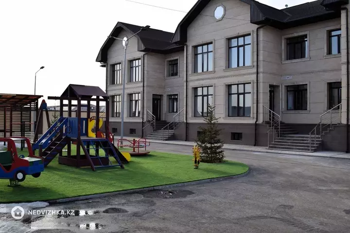 261.8 м², 5-комнатный дом, 2.8 соток, 262 м², изображение - 1