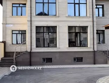 5-комнатный дом, 2.8 соток, 262 м²