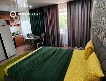 1-комнатная квартира, этаж 4 из 4, 38 м², посуточно
