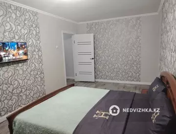 1-комнатная квартира, этаж 2 из 5, 36 м², по часам
