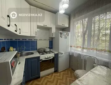 3-комнатная квартира, этаж 2 из 4, 59 м²