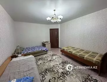 Комната, 63 м², на длительный срок