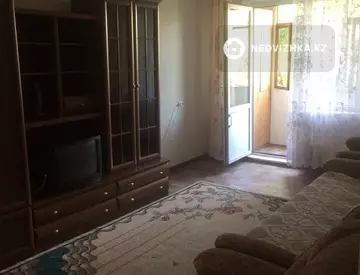 3-комнатная квартира, этаж 3 из 5, 58 м², на длительный срок