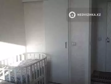 3-комнатная квартира, этаж 9 из 9, 60 м²