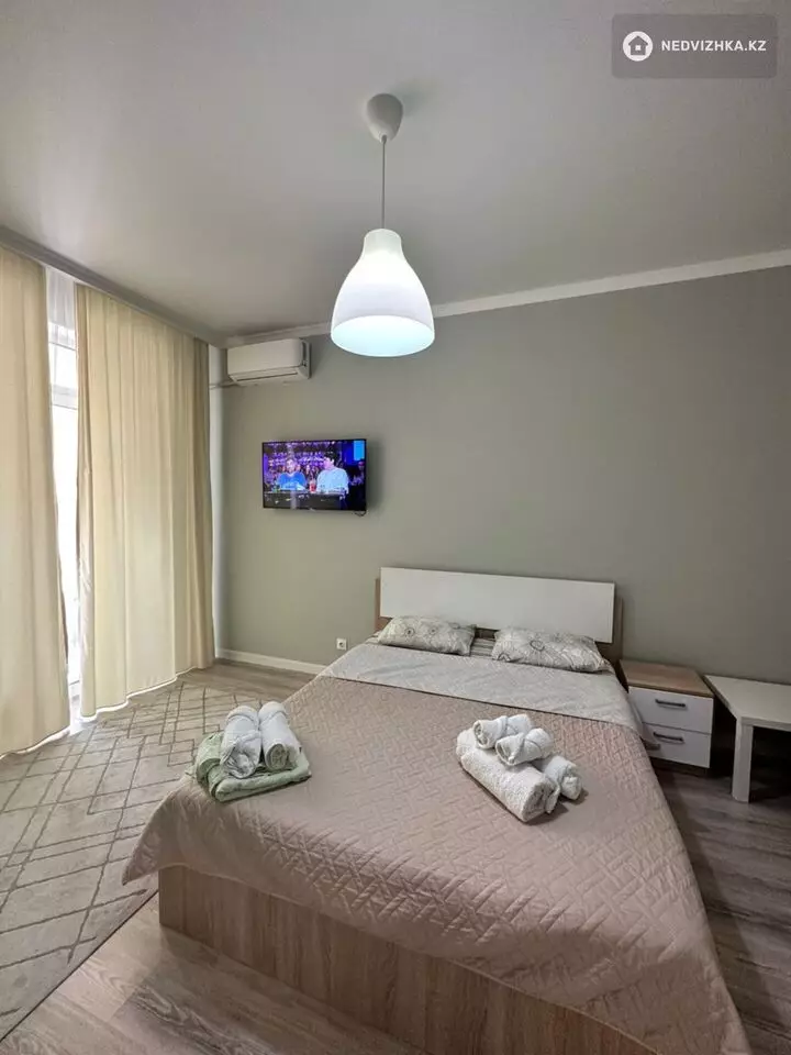 50 м², 1-комнатная квартира, этаж 3 из 10, 50 м², посуточно, изображение - 1