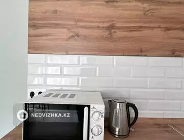 1-комнатная квартира, этаж 3 из 10, 50 м², посуточно