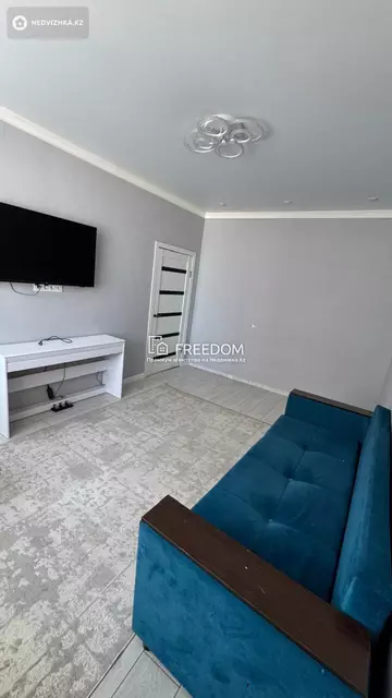 2-комнатная квартира, этаж 4 из 10, 49 м²