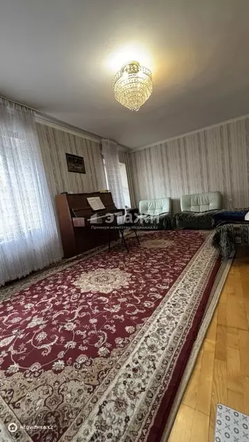 4-комнатная квартира, этаж 3 из 5, 80 м²