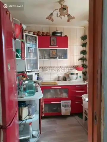 3-комнатная квартира, этаж 4 из 4, 57 м²