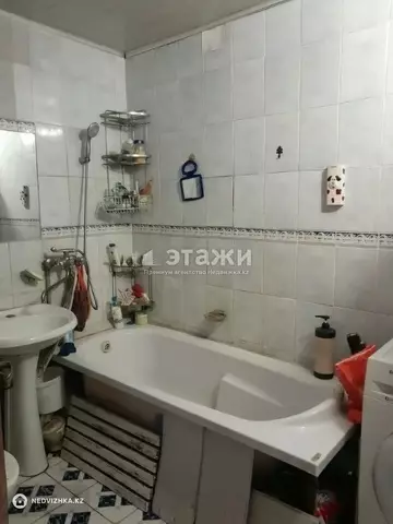 3-комнатная квартира, этаж 4 из 4, 57 м²