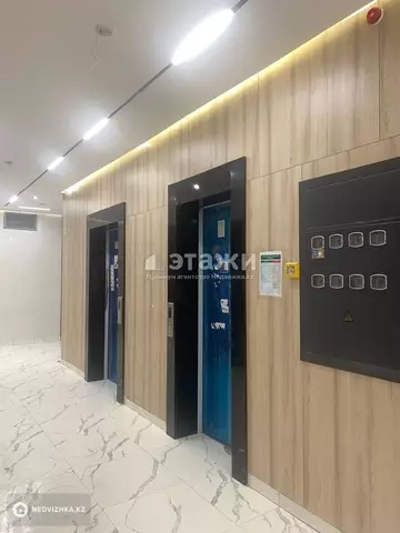 3-комнатная квартира, этаж 1 из 18, 80 м²