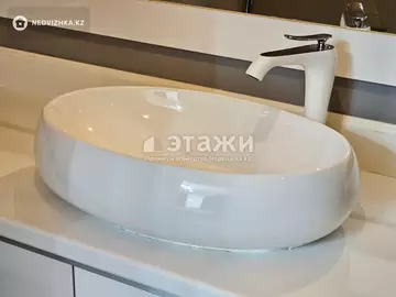 2-комнатная квартира, этаж 6 из 30, 63 м², на длительный срок