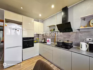 3-комнатная квартира, этаж 3 из 9, 74 м², на длительный срок