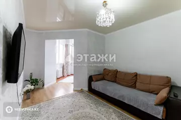 2-комнатная квартира, этаж 4 из 10, 58 м²